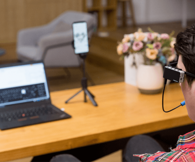 GlassOuse PRO — пристрій керування комп’ютером для людей з обмеженою мобільністю рук